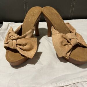Judy Sergioroozi Tan Suede Stiletto Heels Sz 37 (6.5)VGUC😊😊